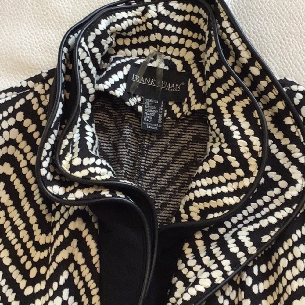 Frank Lyman Design Black and White Blazer with Chevron Pattern